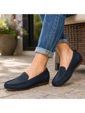 BOC Born Concept Loafers Womens 11 Navy Slip On Comfort Flats Driving Shoe